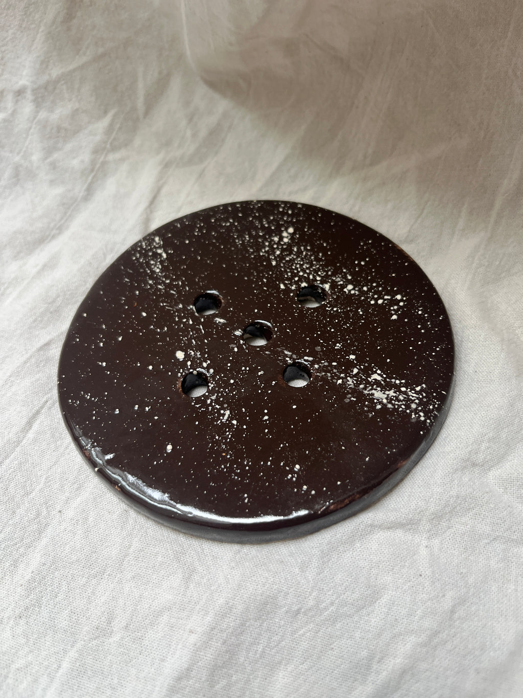 Minimal Frog Bowl Plate